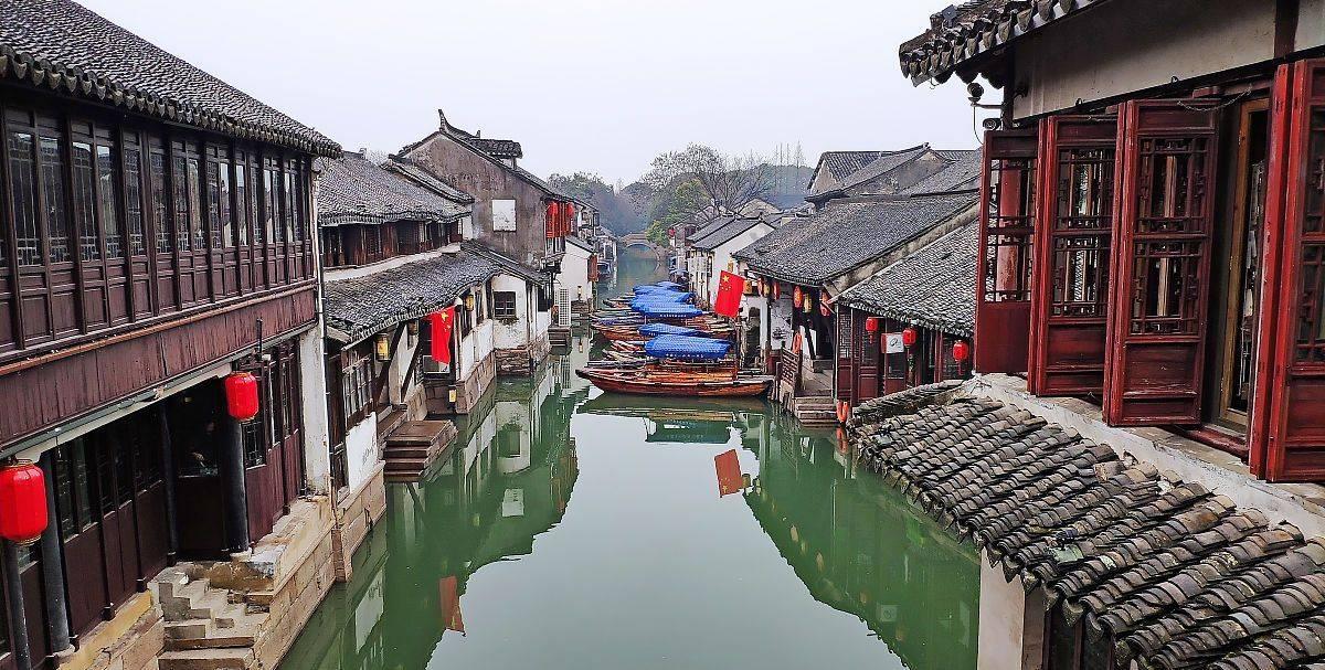 逃出美丽度假胜地